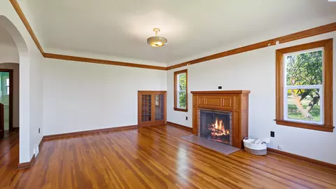 Living - 411 Moon Rd, Connell, WA 99326 photo 2 of 7