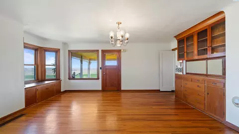 Living - 411 Moon Rd, Connell, WA 99326 photo 5 of 7