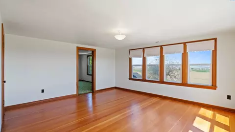 Bedroom - 411 Moon Rd, Connell, WA 99326 photo 8 of 11