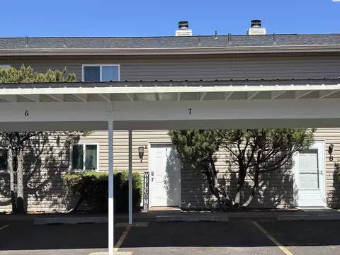 2005 NE Terre View Dr #A-7, Pullman, WA 99163