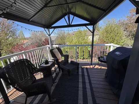 Exterior - 1525 NW Valhalla Dr, Pullman, WA 99163 photo 6 of 6