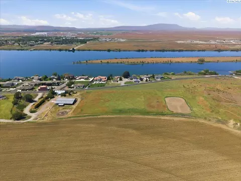 Nka Columbia River Rd, Pasco, WA 99301