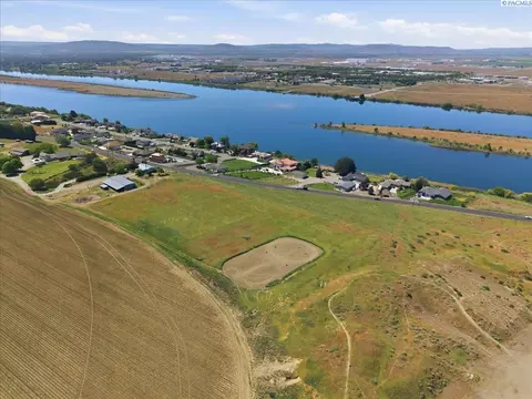 Nka Columbia River Rd, Pasco, WA 99301