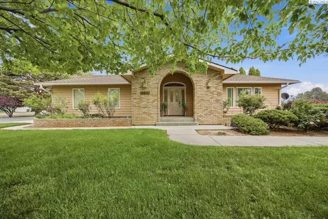 97304 E Alhambra, Kennewick, WA 99338