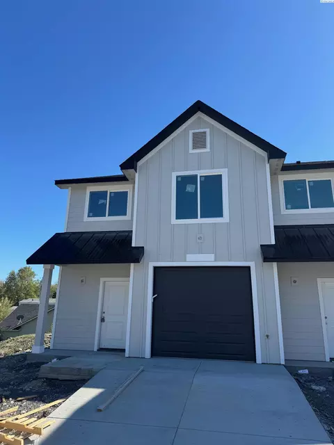 3472 W 6th Pl, Kennewick, WA 99336