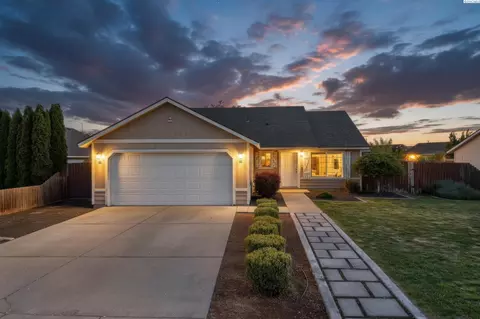 Exterior - 2511 E Parkview Blvd, Pasco, WA 99301 photo 8 of 9