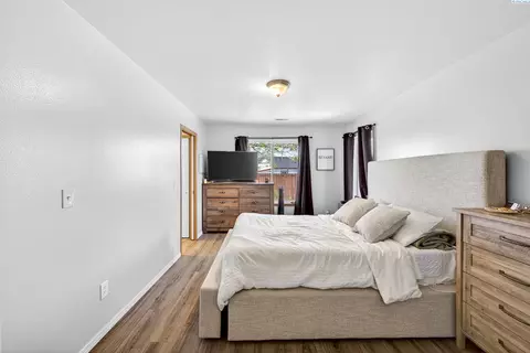 Bedroom - 2511 E Parkview Blvd, Pasco, WA 99301 photo 1 of 3