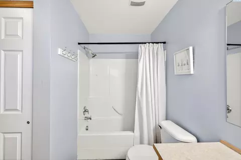 Bath - 2511 E Parkview Blvd, Pasco, WA 99301 photo 3 of 3