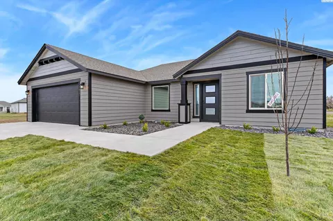 1617 Parkwood Ct, Grandview, WA 98930