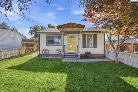 81 S 42nd Pl, West Richland, WA 99353
