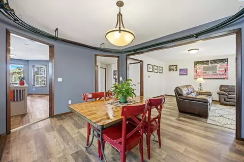 Dining - 710 SW Staley Dr, Pullman, WA 99163 photo 2 of 2