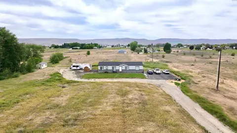 174958 W Apricot Rd, Grandview, WA 98930