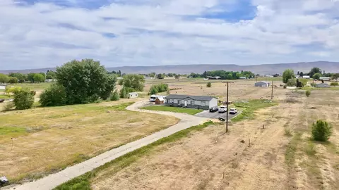 174958 W Apricot Rd, Grandview, WA 98930