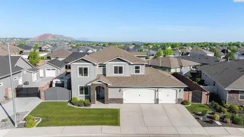 8518 W 12th Ave, Kennewick, WA 99338