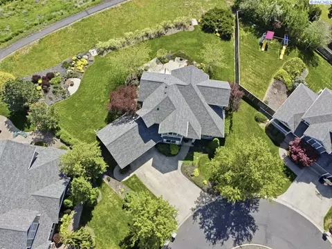 View/Area - 1525 NW Nicole Ct, Pullman, WA 99163 photo 1 of 3