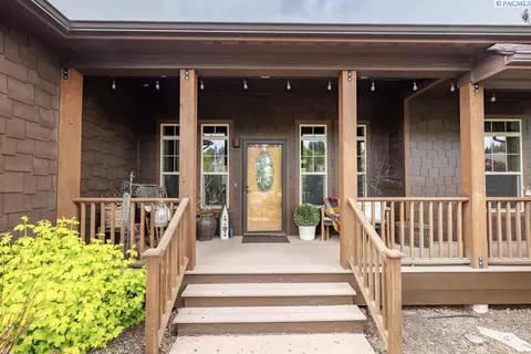 920 SW Center St, Pullman, WA 99163 photo 3
