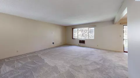 Living - 1220 NW State St #28, Pullman, WA 99163 photo 1 of 1