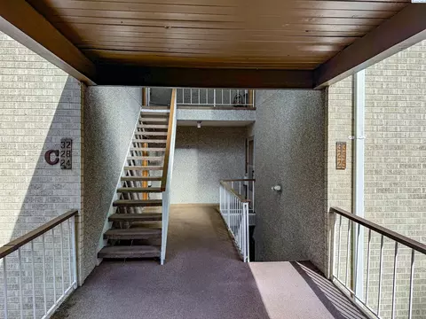 Entry Way - 1220 NW State St #28, Pullman, WA 99163 photo 1 of 3