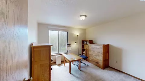 Bedroom - 760 SE Greenhill Ct, Pullman, WA 99163 photo 3 of 3
