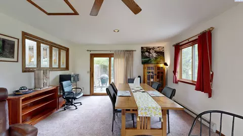 Dining - 760 SE Greenhill Ct, Pullman, WA 99163 photo 2 of 2