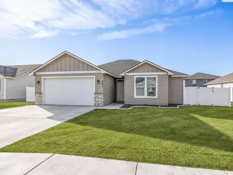 8602 Ashen Dr, Pasco, WA 99301