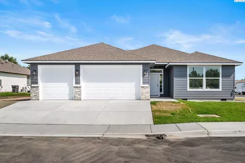 2851 S Alder St, Kennewick, WA 99337
