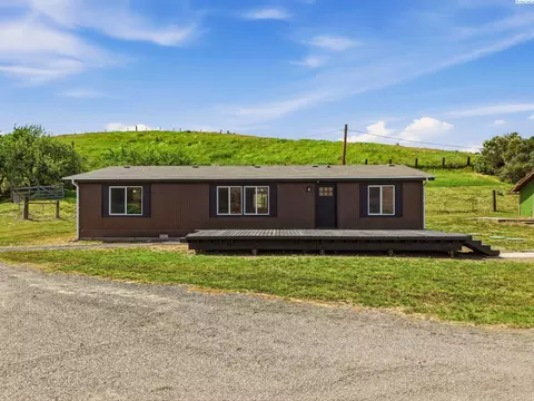 2771 Rogers Rd, Saint John, WA 99171 photo 2