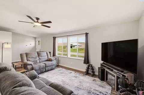 2771 Rogers Rd, Saint John, WA 99171 photo 4
