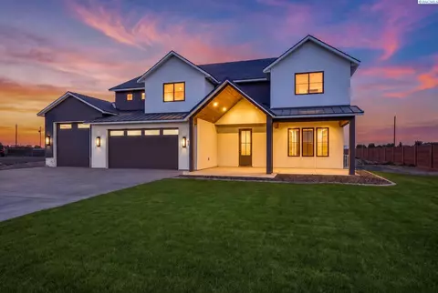 1 Lily Ln, Pasco, WA 99301