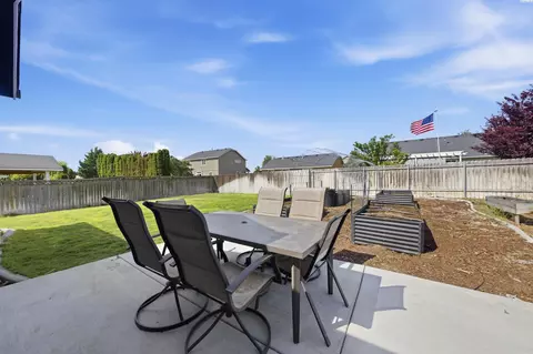 Exterior - 6214 Robert Wayne Dr, Pasco, WA 99301 photo 3 of 6