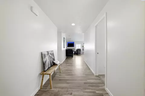 Entry Way - 6214 Robert Wayne Dr, Pasco, WA 99301 photo 1 of 2