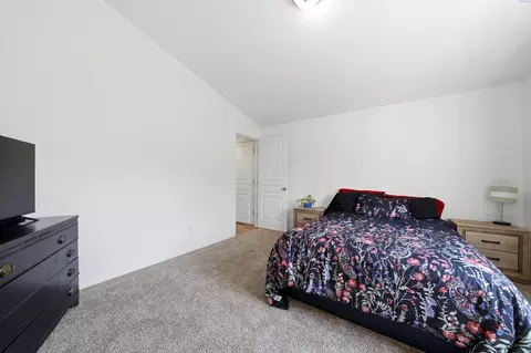 Bedroom - 6214 Robert Wayne Dr, Pasco, WA 99301 photo 3 of 3