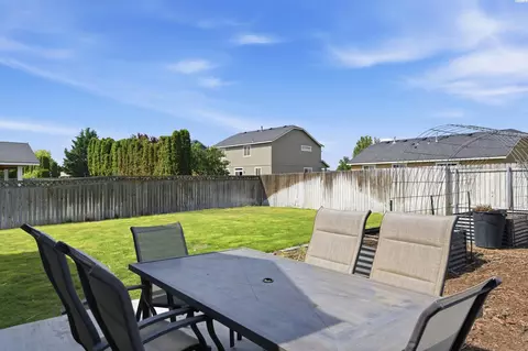 Exterior - 6214 Robert Wayne Dr, Pasco, WA 99301 photo 4 of 6