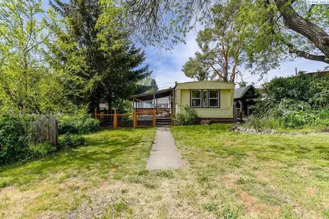 205 N C St, Albion, WA 99102