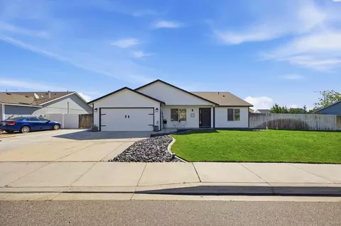 5211 Truman Ln, Pasco, WA 99301