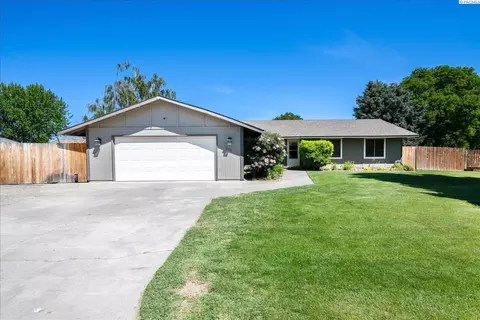 804 W 49th Ave, Kennewick, WA 99337