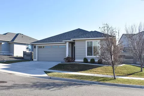 4879 Smitty Dr, Richland, WA 99352