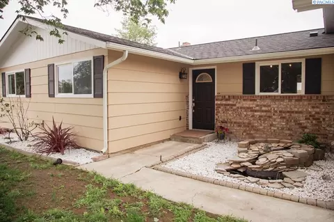 620 N Buntin Pl, Kennewick, WA 99336