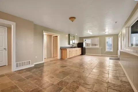Living - 305 E Ledbetter, Colfax, WA 99111 photo 6 of 6