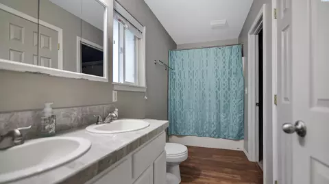 Bath - 305 E Ledbetter, Colfax, WA 99111 photo 1 of 3