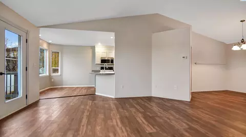 Living - 305 E Ledbetter, Colfax, WA 99111 photo 4 of 6