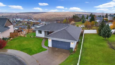 View/Area - 305 E Ledbetter, Colfax, WA 99111 photo 2 of 4