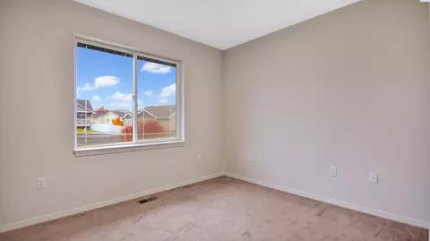 Bedroom - 305 E Ledbetter, Colfax, WA 99111 photo 4 of 5