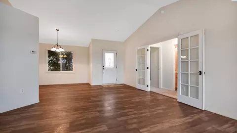 Living - 305 E Ledbetter, Colfax, WA 99111 photo 2 of 6