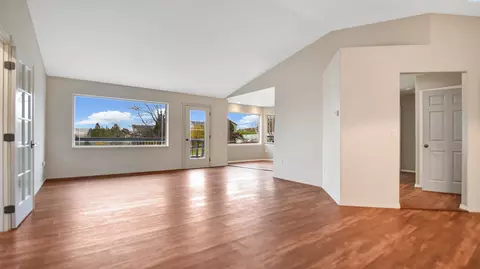 Living - 305 E Ledbetter, Colfax, WA 99111 photo 1 of 6