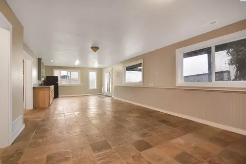 Living - 305 E Ledbetter, Colfax, WA 99111 photo 5 of 6