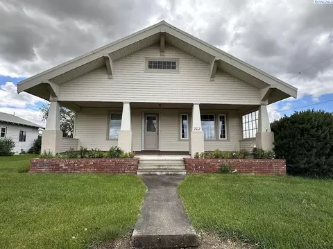 202 E 6th St, Lacrosse, WA 99143