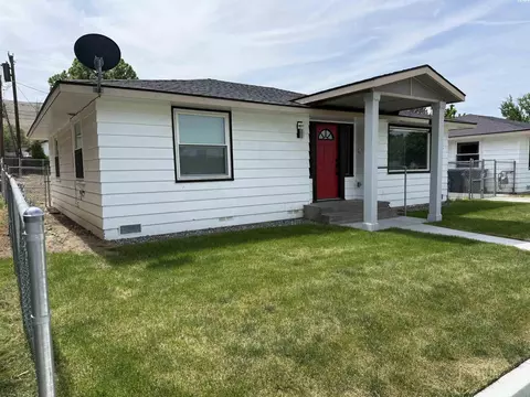 819 Ellen Ave, Prosser, WA 99350