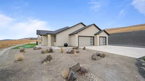24168 S 242 Pr SW, Prosser, WA 99350