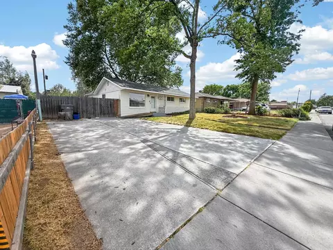 2007 W 5th Ave, Kennewick, WA 99337